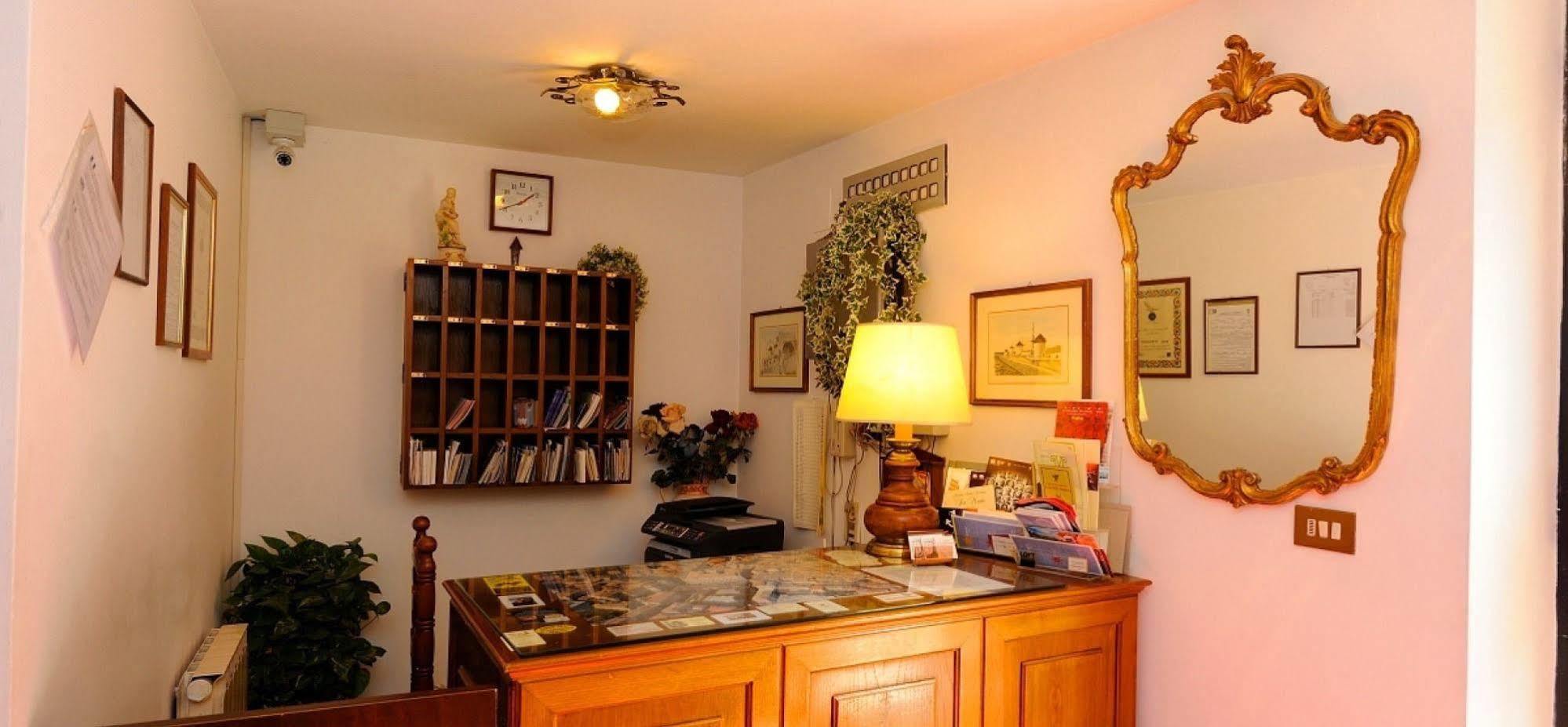 פרוג'ה Hotel San Sebastiano מראה חיצוני תמונה