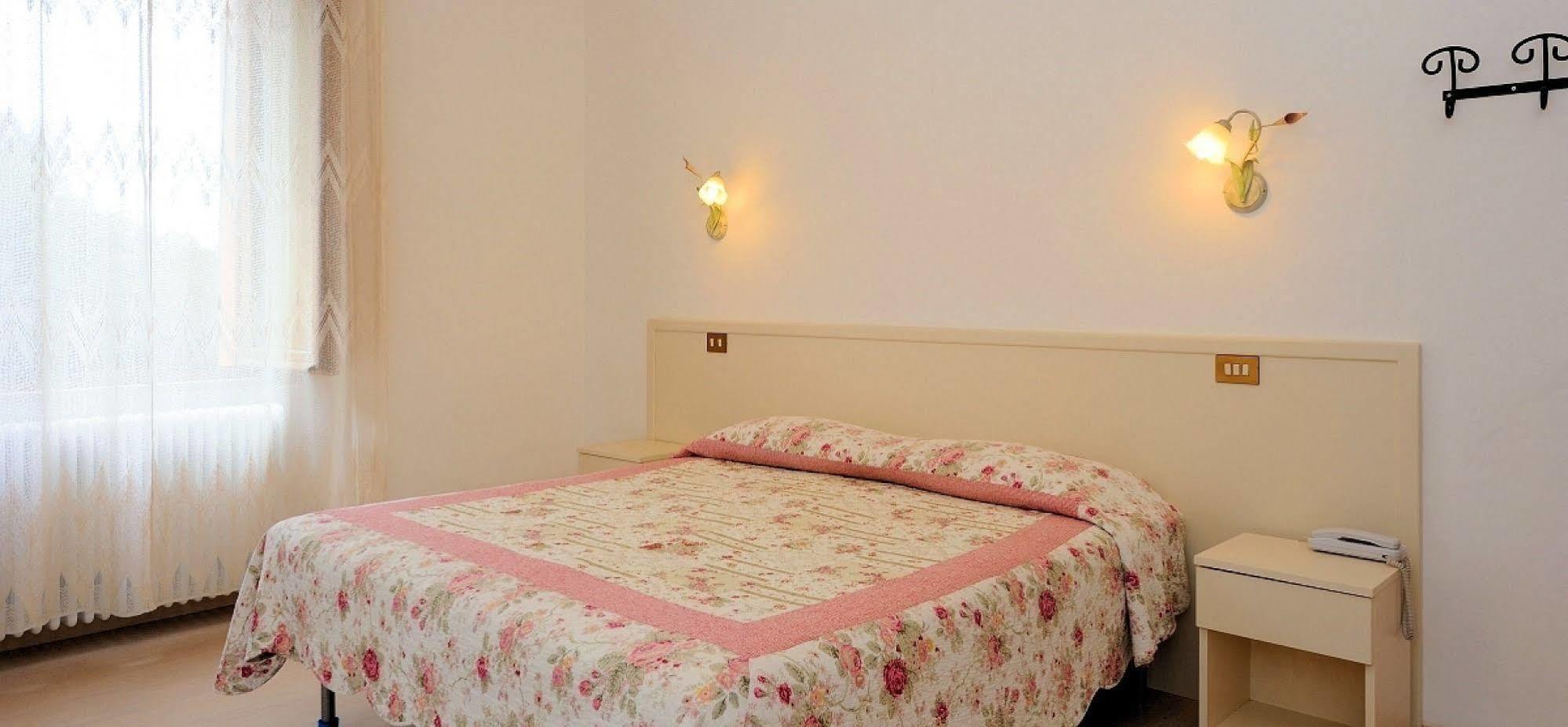 פרוג'ה Hotel San Sebastiano מראה חיצוני תמונה