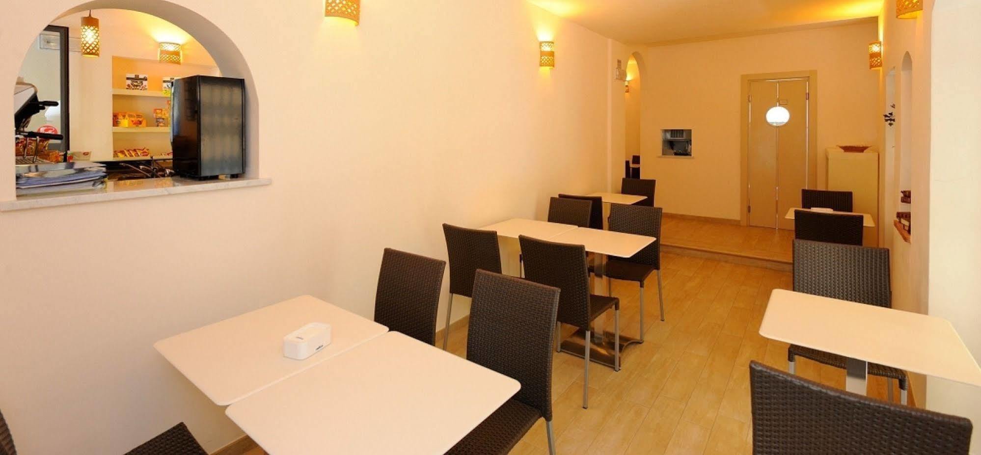 פרוג'ה Hotel San Sebastiano מראה חיצוני תמונה